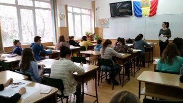 Mii de elevi au participat la olimpiadele şcolare
